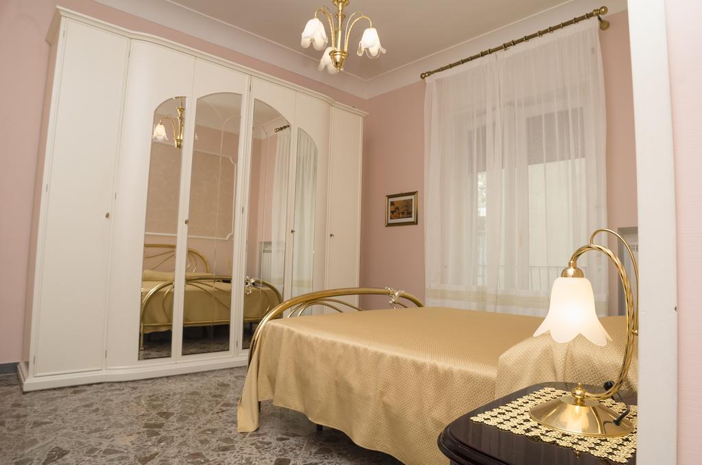 Casa Raffelina Apartment Minori Cameră foto