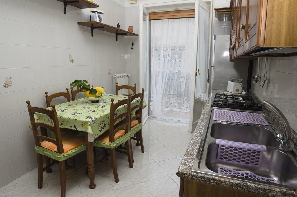 Casa Raffelina Apartment Minori Cameră foto